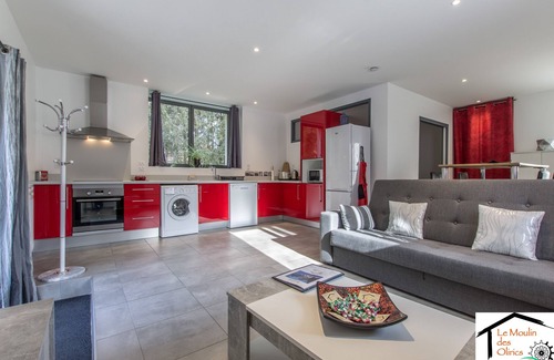 Sallanches Apartment | Unforgettable Stay at Appartement "JORASSE" with Spa & Hot Tub