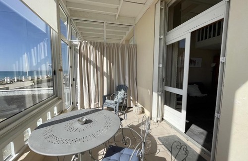Jullouville Apartment | Family-Friendly Appartement Jullouville for 5 Guests