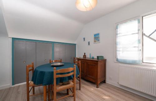 Damgan Apartment | Oceanfront Escape at Appartement Ker Glaz with Ocean Views