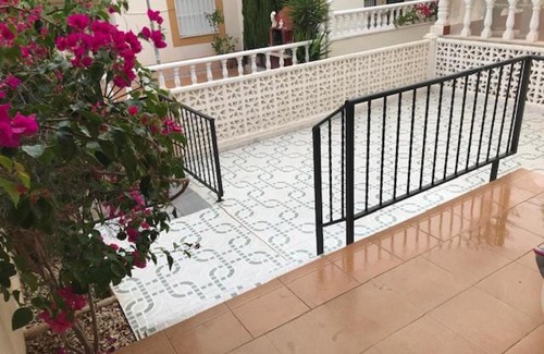La Siesta Apartment | Scenic Appartement Kyrah: Ocean View & Pool Access Awaits