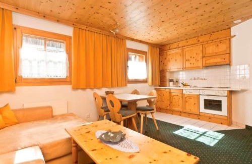 Ravaisch Apartment | Discover Appartement Lärchenhof: Pet Friendly & Hot Tub