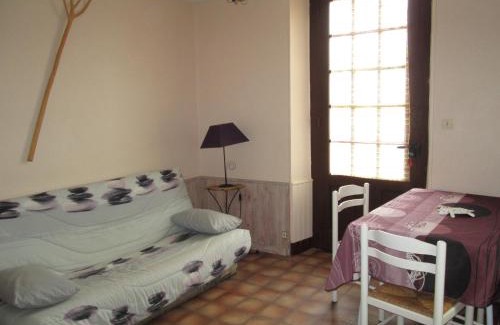 Salies-de-Bearn Apartment | Pet-Friendly Appartement La Bananeraie with Family Amenities
