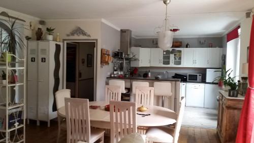 Morlaix Apartment | Oceanfront Retreat: Appartement La Loob with Pet-Friendly Perks