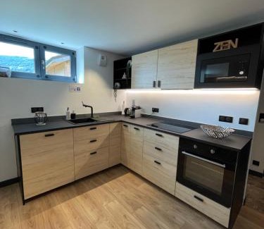 Magland Apartment | Family-Friendly Retreat at Appartement - La Meute, Rated 9.5