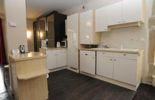 Couchey Apartment | Family-Friendly Comfort at Appartement La Poulotte