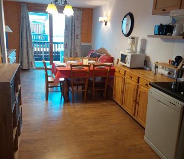 Orcieres-Merlette Apartment | Cozy Apartment Steps from Slopes - Perfect for Families