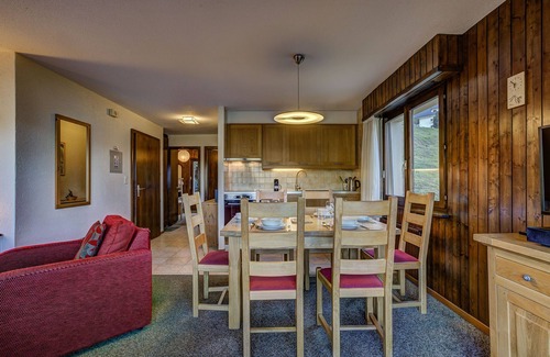 La Tzoumaz Apartment | Top-Rated Appartement LaForet 35 with Lake Views