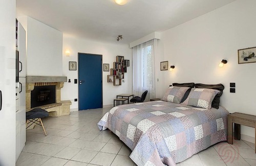 Lamalou-les-Bains Apartment | Cozy Appartement Lamalou-les-Bains for 2 with Great Amenities
