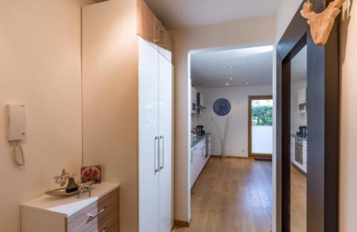 Kirchberg in Tirol Apartment | Relax at Appartement Lana - Family-Friendly with Pool