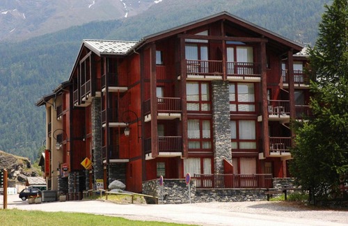 Lanslevillard Apartment | Family-Friendly Apartment in Lanslevillard for 4 Guests