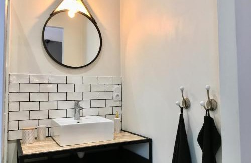 Lorient Apartment | Oceanfront Escape at Appartement Le Carnel - Rated 9.3/10
