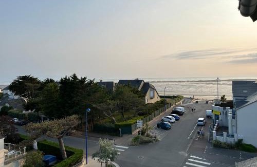 Hauteville-sur-Mer Apartment | Oceanfront Escape in Hauteville sur Mer - Family Friendly