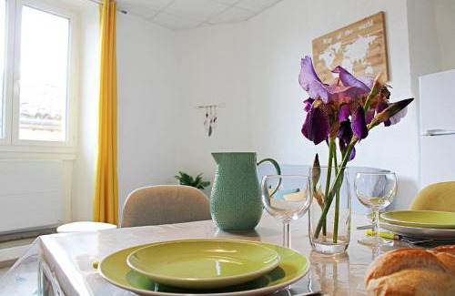 Villeneuve-de-Berg Apartment | Cozy Appartment le Mimosa: Family-Friendly Retreat