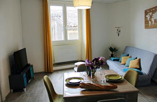 Villeneuve-de-Berg Apartment | Cozy Appartment le Mimosa: Family-Friendly Retreat