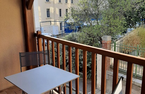 Granville Apartment | Relaxing Oceanfront Stay at Appartement Le Petit Michelet