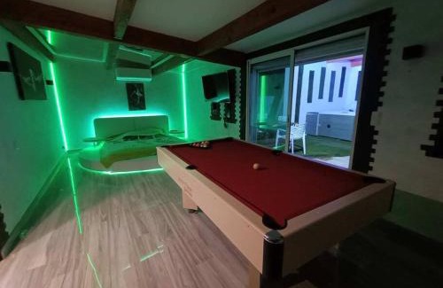 Espondeilhan House | Indulgent Appartement Le Secret Spa with Billiards & Relaxation