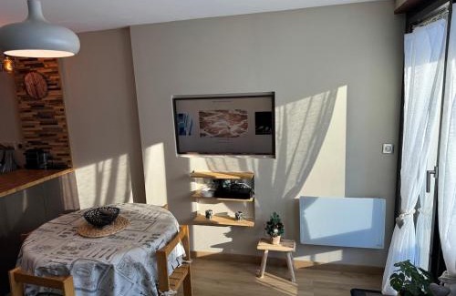Montgenevre Apartment | Cozy Studio Les Chalmettes: Ski Access, Balcony & WiFi