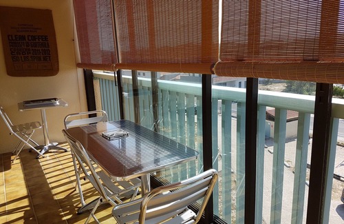Soulac-sur-Mer Apartment | Oceanfront Apartment for 4 with Pool - Guest Rated 10/10