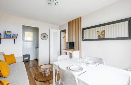 Blonville-sur-Mer Apartment | Pet-Friendly Appartement Loma - Guest Rated 10/10