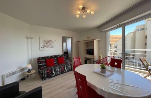 Saint-Jean-de-Monts Apartment | Seaside Apartment with Heated Pool and Parking Near Beach