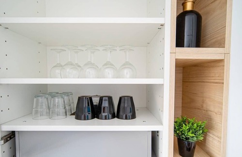 Bussiere - Cadiere Apartment | Convenient Appartement Lumière Near Oullins Metro in Lyon