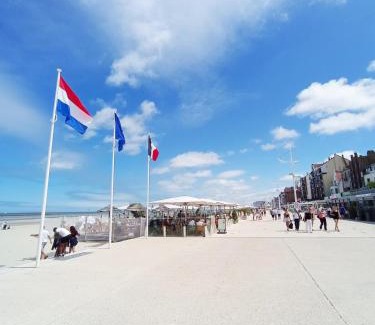 Malo-les-Bains Apartment | Appartement lumineux 5 min de la plage