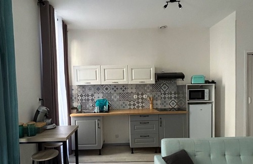 Saint-Charles Apartment | Bright Apartment Near Marseille Saint-Charles for Families
