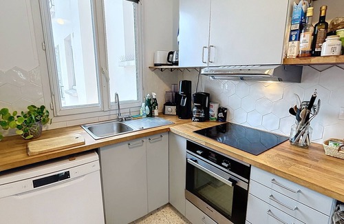 20th Arrondissement Apartment | Bright Appartement Near Père Lachaise with Family Kitchen