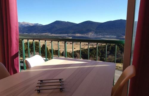 Les Angles Apartment | Lake View Apartment with Free Parking & Great Guest Rating