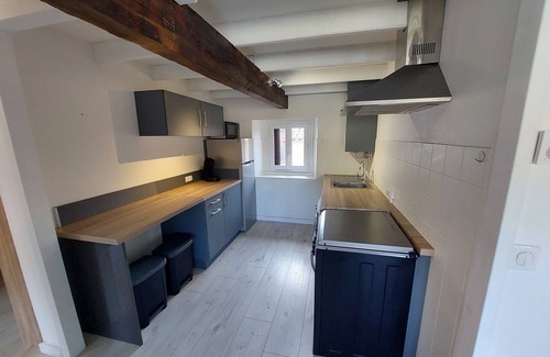 Figeac Apartment | Bright Appartement with Child-Friendly Amenities in Vival