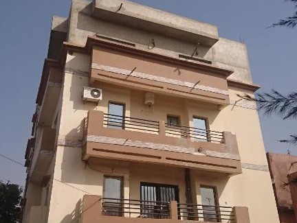 Bamako Apartment | Elegant ACI2000 Apartment: Pet-Friendly with Breakfast!