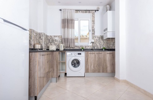 Hydra Apartment | Elegant 4-Star Apartment in Hydra with Breakfast Included