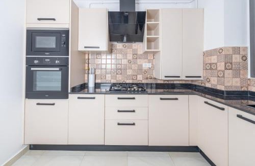 Kouba Apartment | Elegant Apartment in Kouba with Child-Friendly Amenities