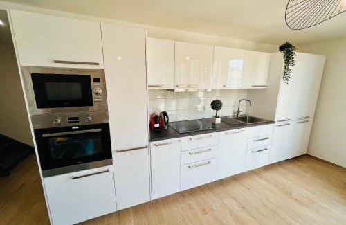 Cergy Apartment | Cozy Apartment with Kitchen and Restaurant, Rated 8.7/10