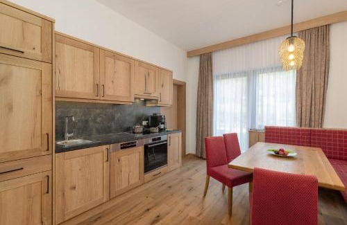 Bad Goisern Apartment | Relaxing Appartement Mühlkogel with Indoor Pool & Spa