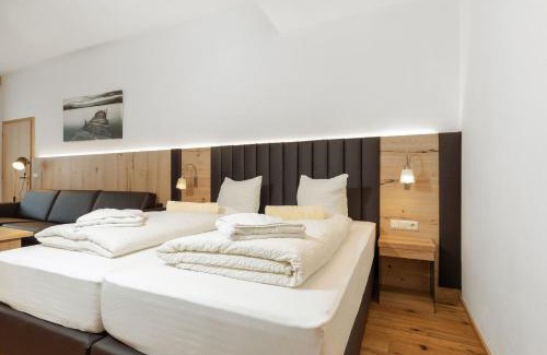 Bad Goisern Apartment | Relaxing Appartement Mühlkogel with Indoor Pool & Spa