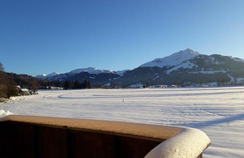 Kirchdorf in Tirol Apartment | Relaxing Getaway at Appartement Müllner with Hot Tub