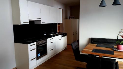Hinterglemm Apartment | Inviting Appartement Mountainview: Child-Friendly Retreat