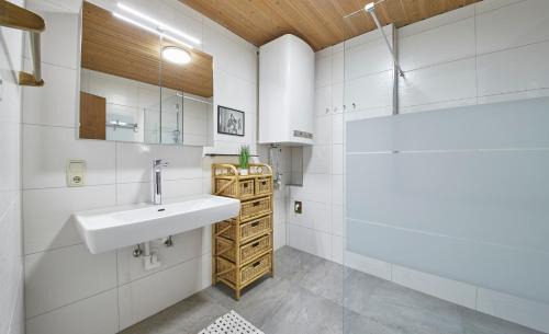 Wiesern Apartment | Family-Friendly Getaway at Appartement Mountain & Fun