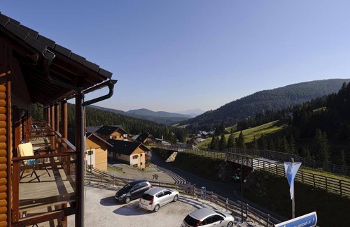 Lachtal Apartment | Relaxing Retreat at Appartement Midi - Sissi Park
