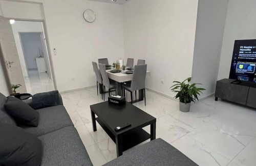 Le Canet Apartment | Cozy Appartement Marseille - Le Canet with Breakfast Included
