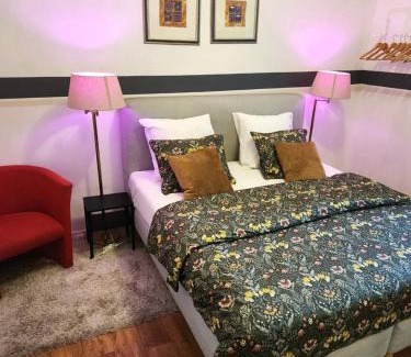 Saint-Laurent Apartment | Convenient Apartment Near Amenities for Family Stays