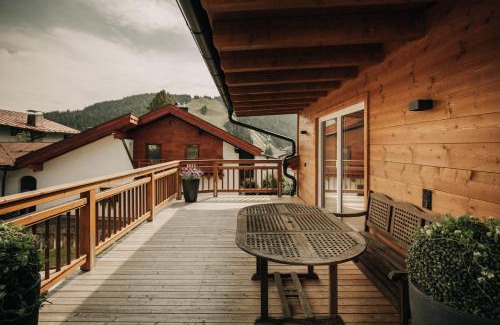 Seefeld in Tirol Apartment | Elegant Appartement Meier: 4-Star Stay for Families & Pets