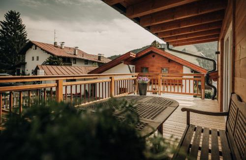 Seefeld in Tirol Apartment | Elegant Appartement Meier: 4-Star Stay for Families & Pets