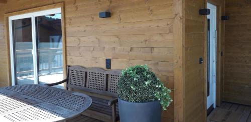 Seefeld in Tirol Apartment | Elegant Appartement Meier: 4-Star Stay for Families & Pets