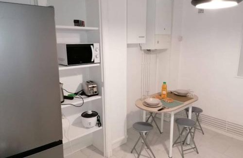 Clermont-Ferrand Apartment | Conveniently Located Apartment with Wifi and Parking