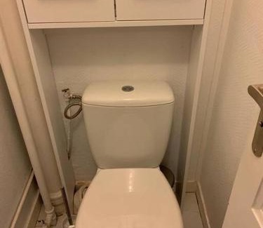 Clermont-Ferrand Apartment | Conveniently Located Apartment with Wifi and Parking