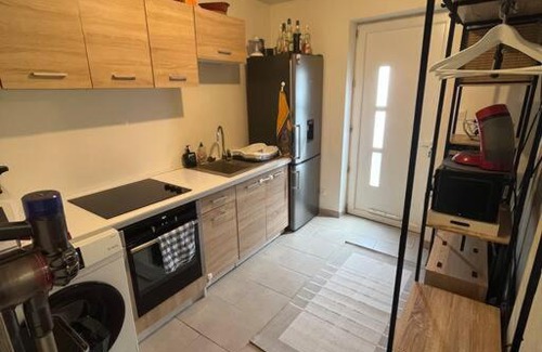 Osny Apartment | Comfortable Furnished Apartment for Family Getaways