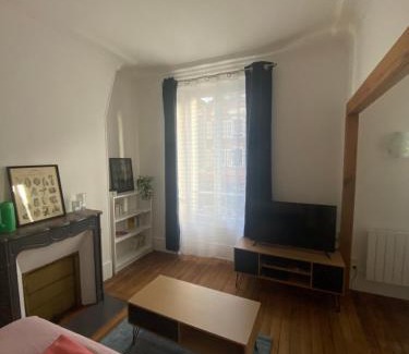Meudon Apartment | Cozy Appartement Meudon Bellevue: Pet & Child Friendly Stay