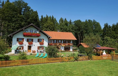 Ainring Apartment | Cozy Apartment with Balcony and Family-Friendly Amenities